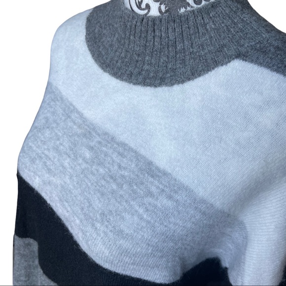 Express - sweater in white, black, and gray. Wide horizontal striped pattern. - Picture 4 of 8